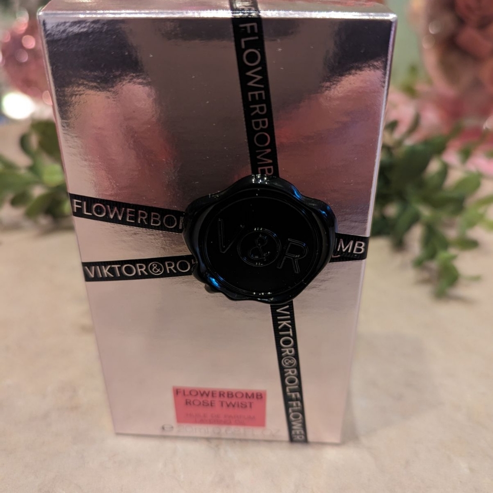 Flowerbomb Rose Twist Layering Oil
